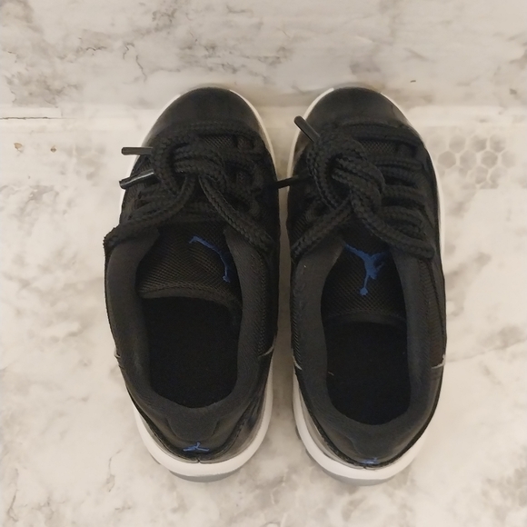 Pre-owned 2023 Jordan 11 Retro Low - Picture 6 of 12